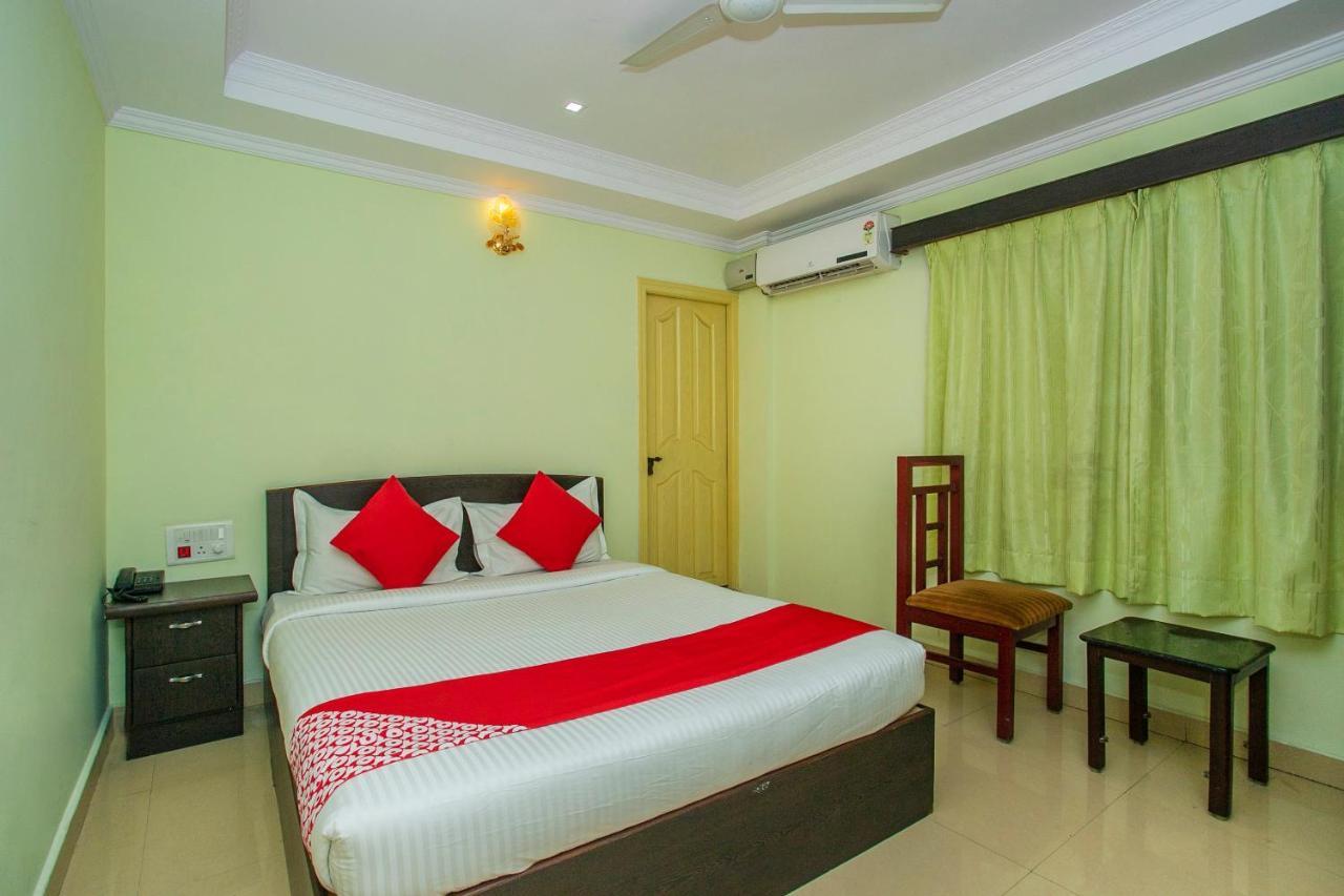 Oyo 25121 Bns Lodge Bangalore Buitenkant foto