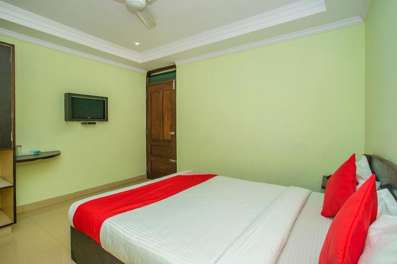 Oyo 25121 Bns Lodge Bangalore Buitenkant foto