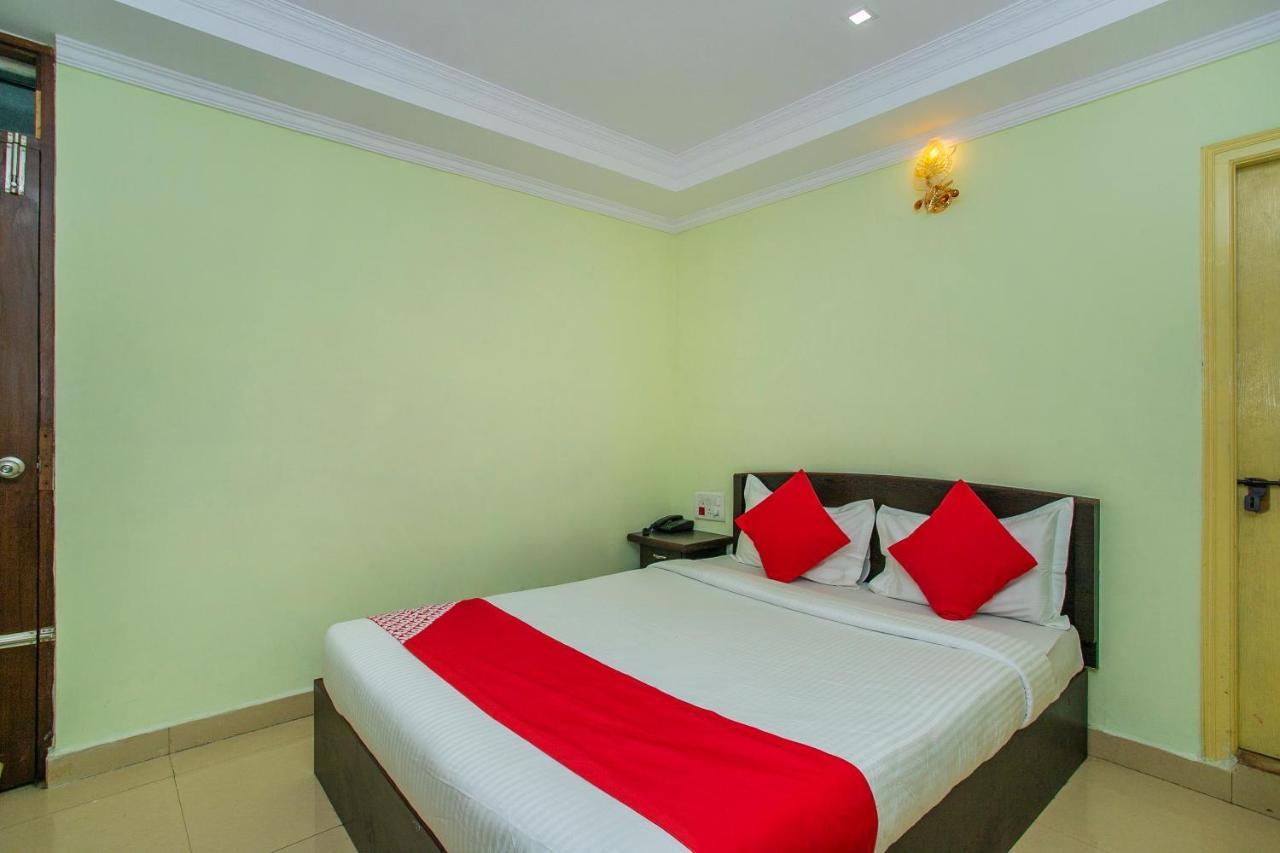 Oyo 25121 Bns Lodge Bangalore Buitenkant foto