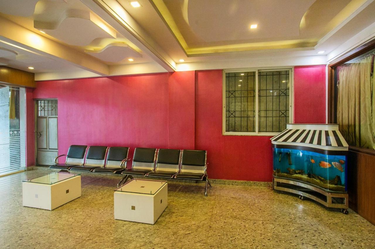 Oyo 25121 Bns Lodge Bangalore Buitenkant foto