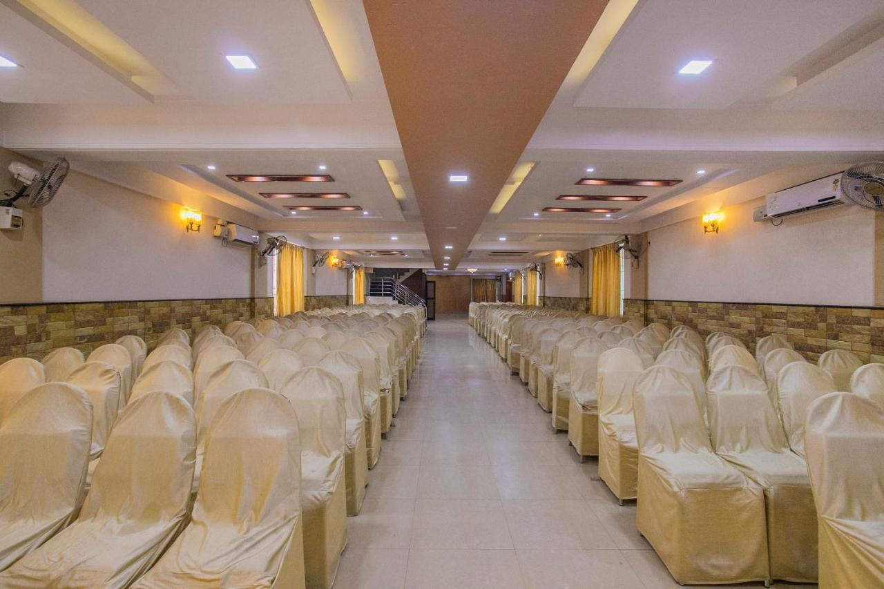 Oyo 25121 Bns Lodge Bangalore Buitenkant foto