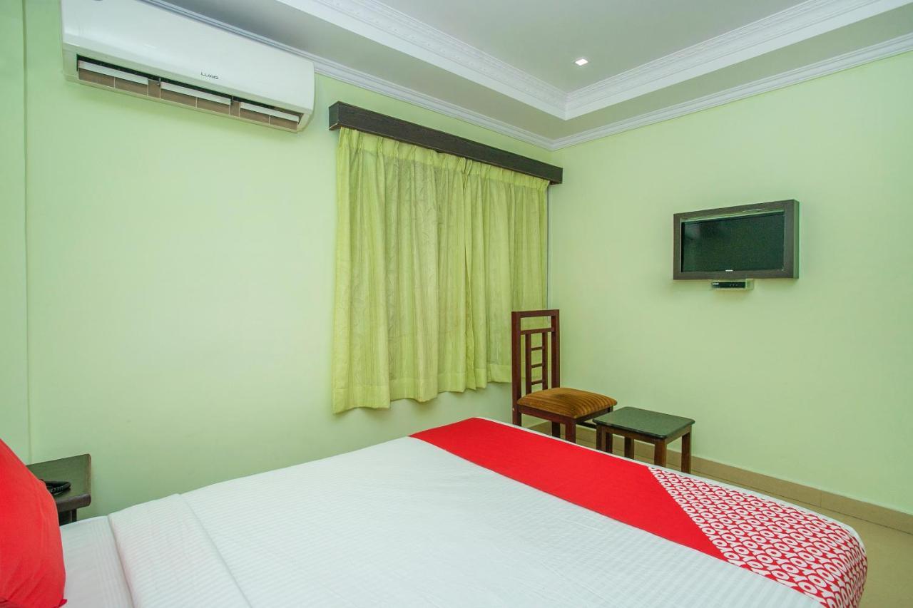 Oyo 25121 Bns Lodge Bangalore Buitenkant foto