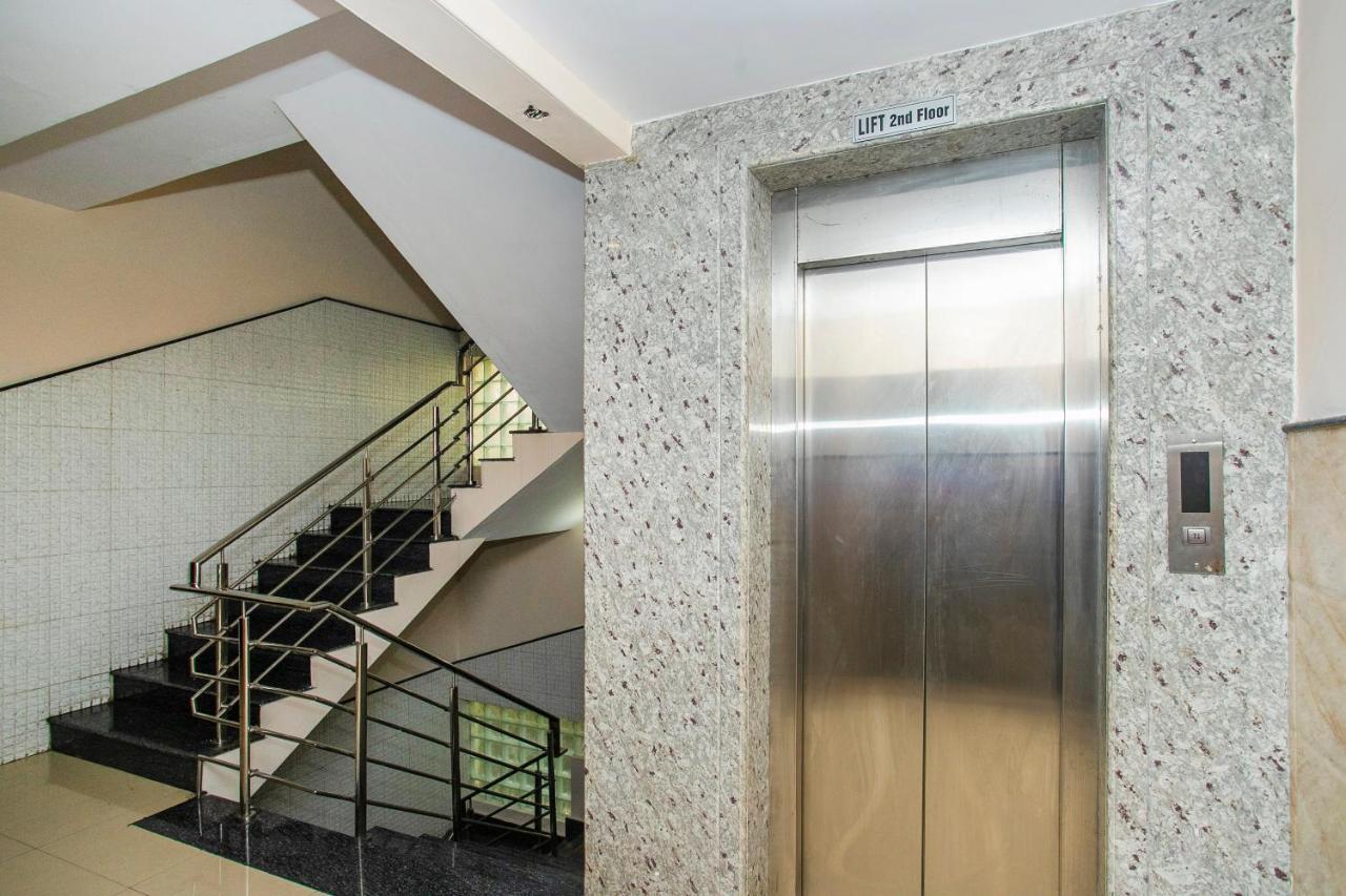 Oyo 25121 Bns Lodge Bangalore Buitenkant foto