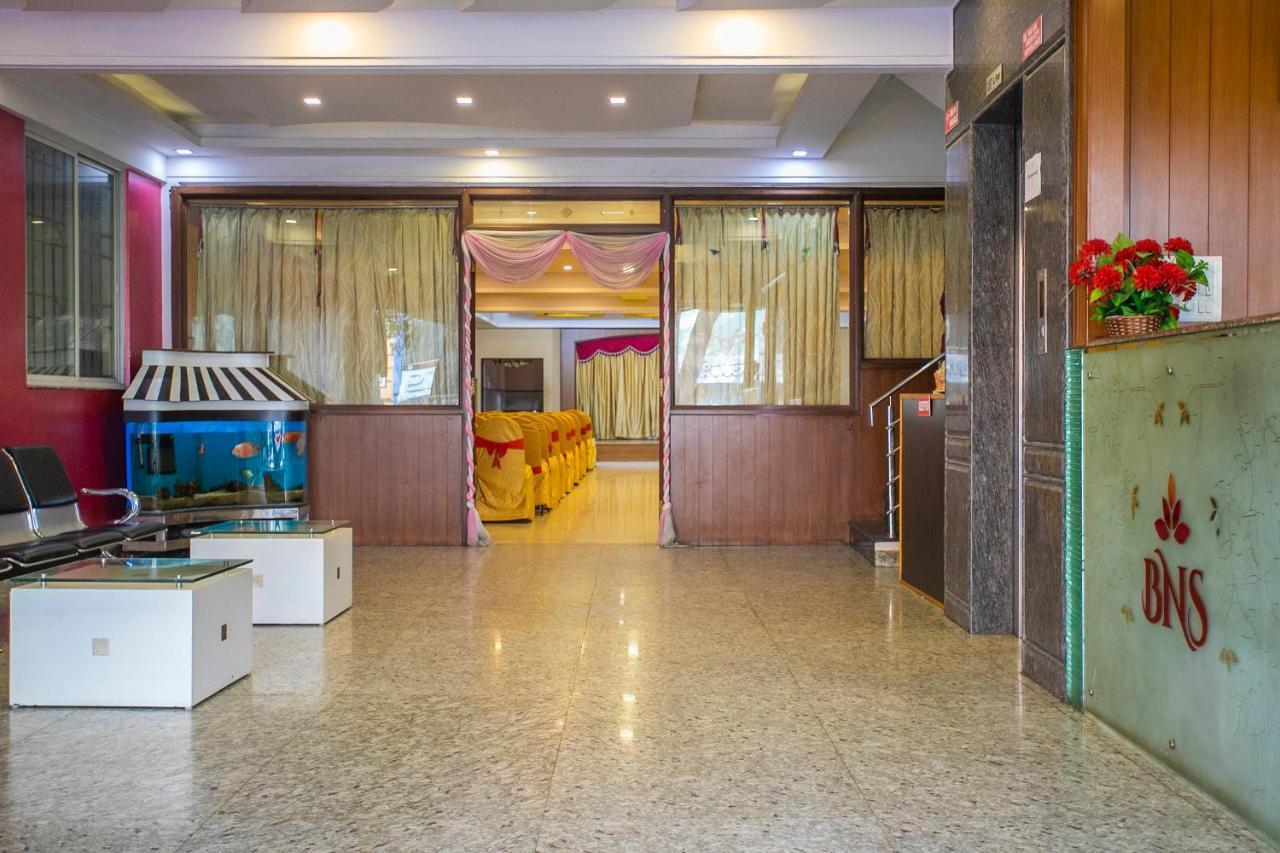 Oyo 25121 Bns Lodge Bangalore Buitenkant foto