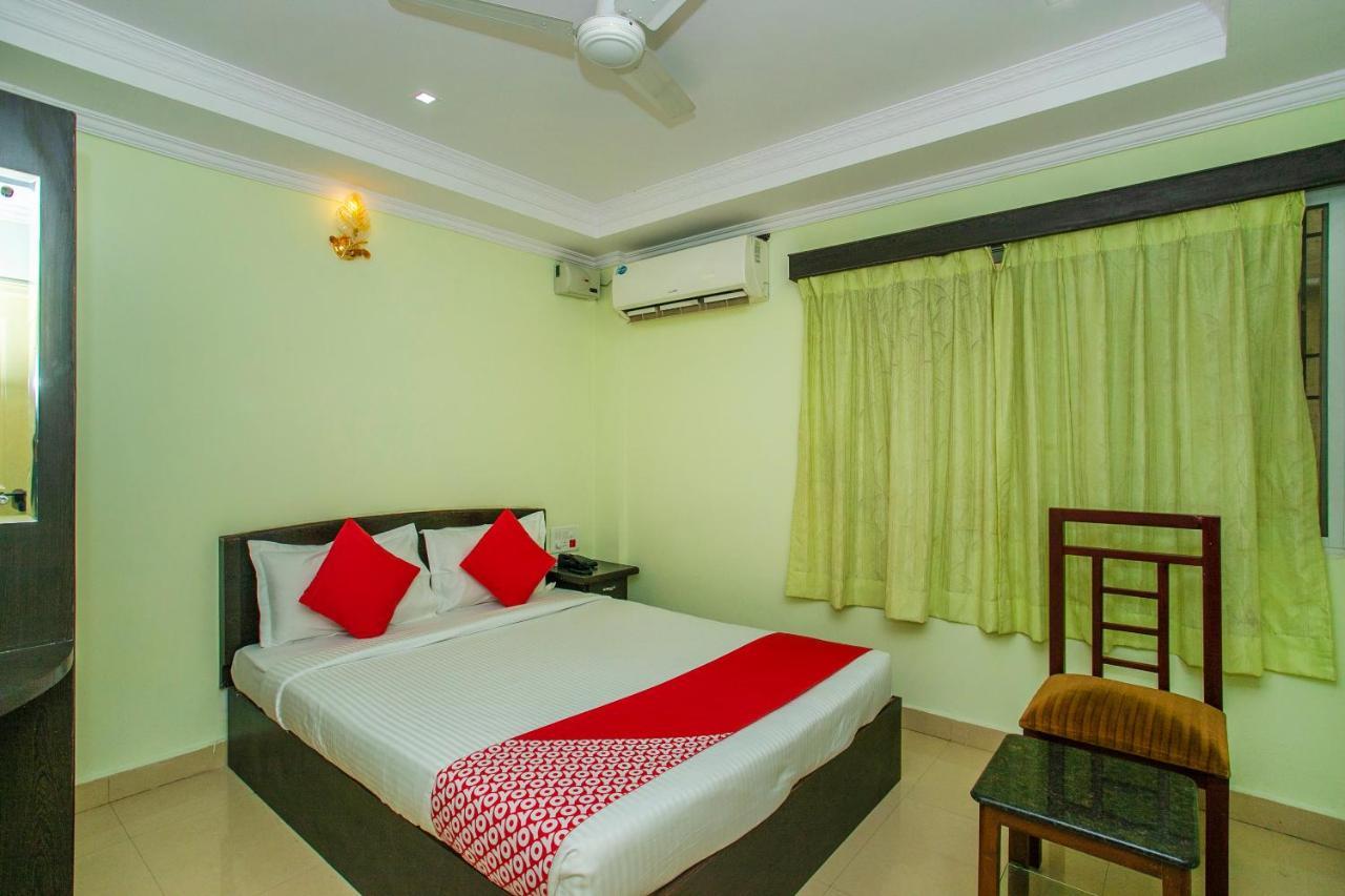 Oyo 25121 Bns Lodge Bangalore Buitenkant foto