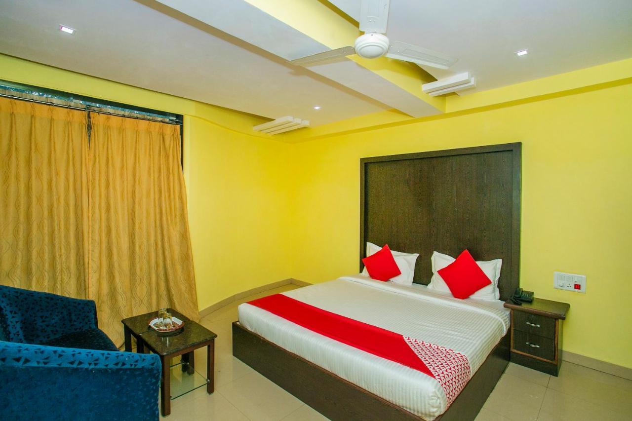 Oyo 25121 Bns Lodge Bangalore Buitenkant foto