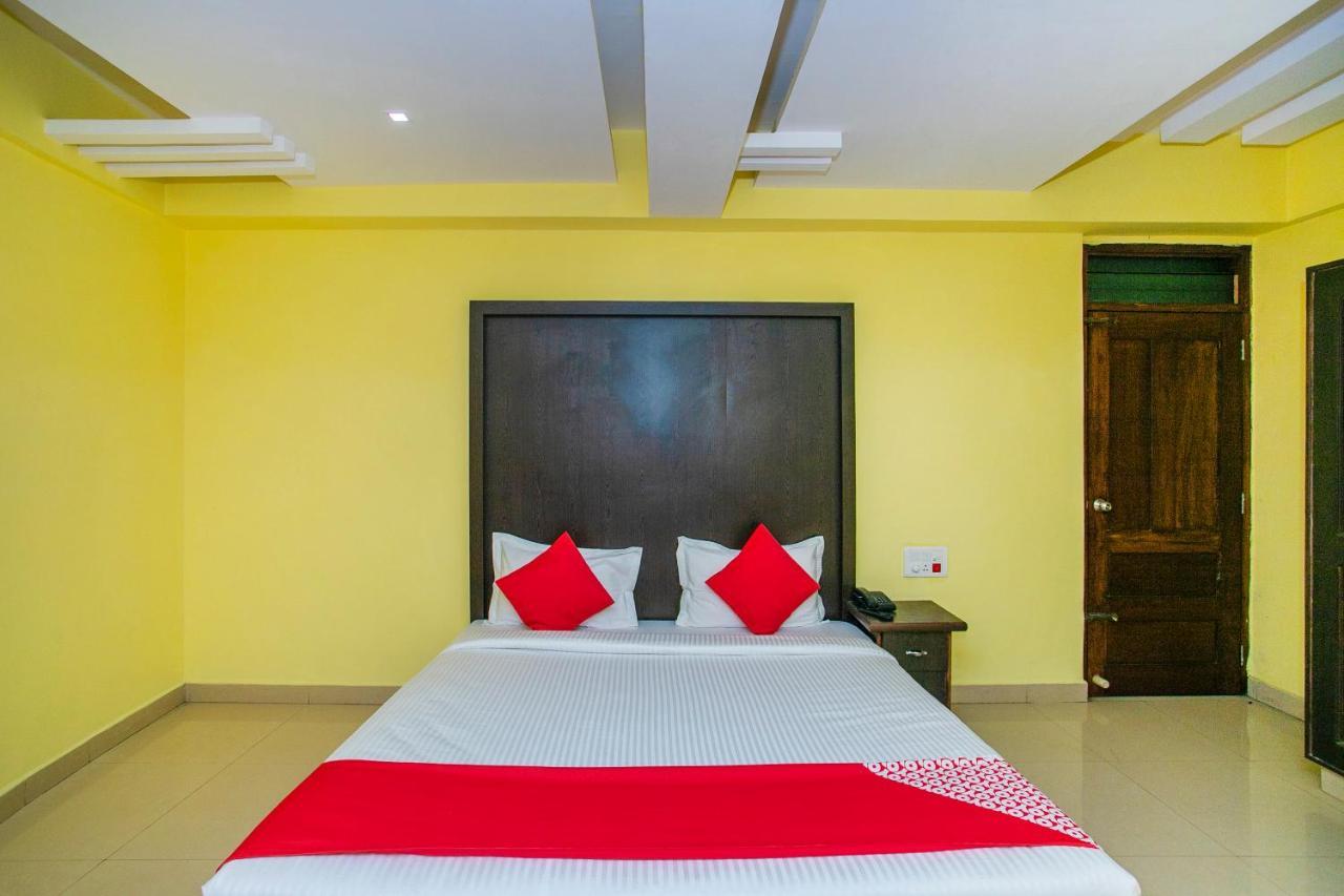 Oyo 25121 Bns Lodge Bangalore Buitenkant foto